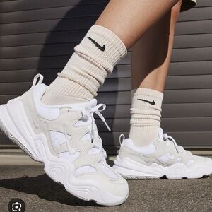 Nike Women's Sneakers in White and Gray